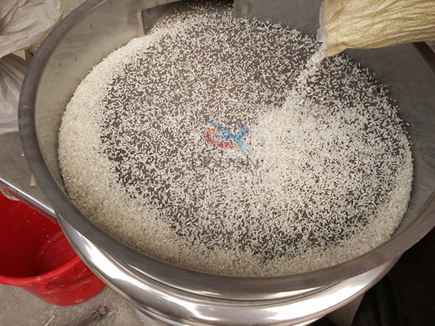 大米分級旋振篩試機現場